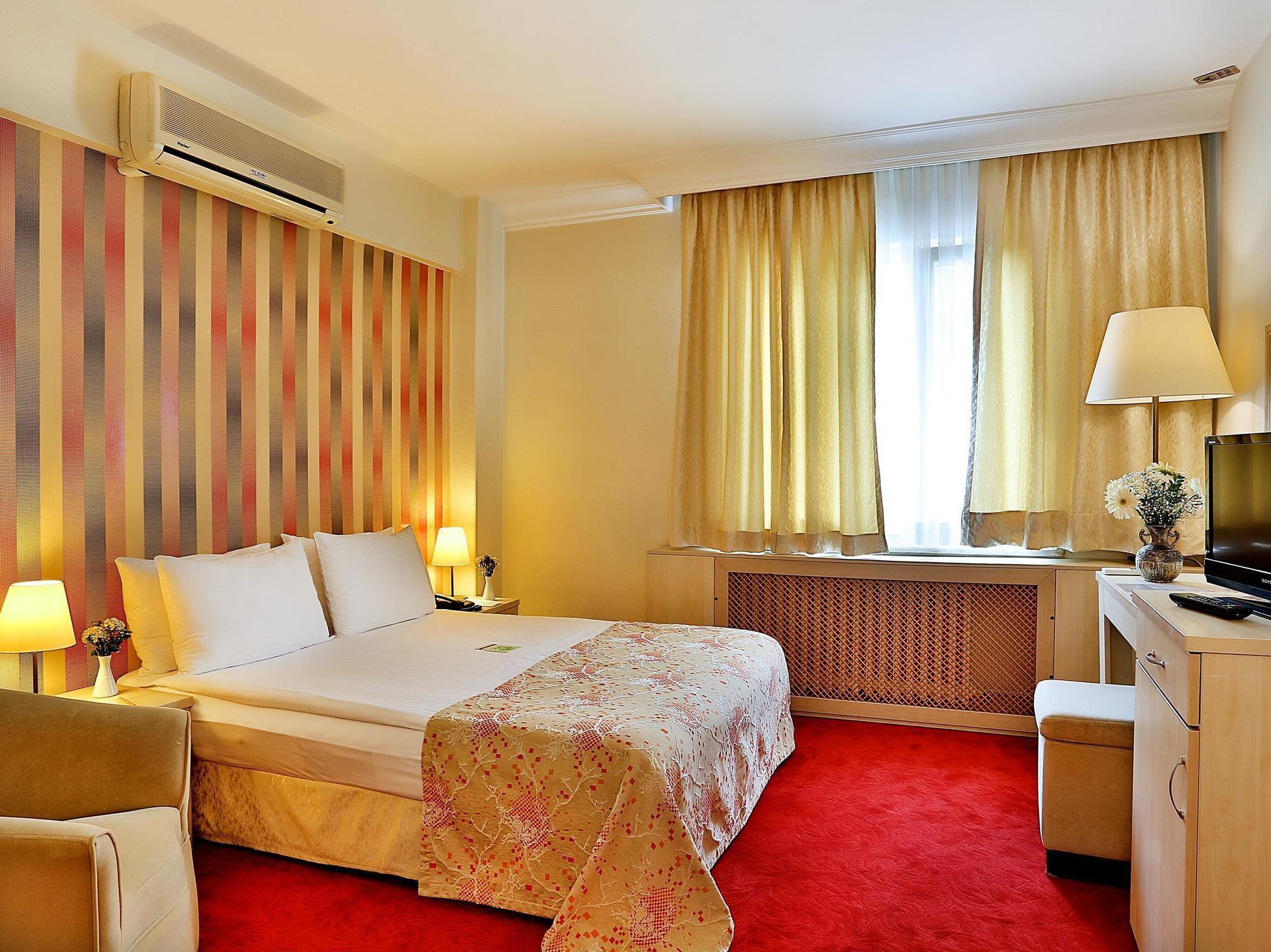 Barin Hotel Istanboel Buitenkant foto